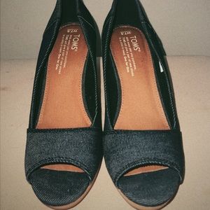 Toms Blue and Brown Wedge Women Size 7.5